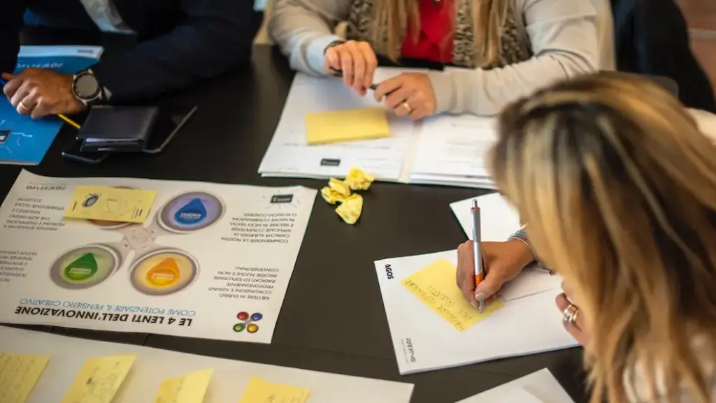 Organiza talleres y seminarios Organiza talleres y seminarios